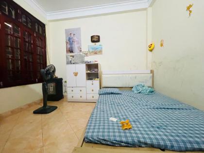 Cho Thuê nhà ngõ 198 Lê Trọng Tấn, diện tích 47m x 5tầng, mặt tiền 4m, giá 15 triệu.