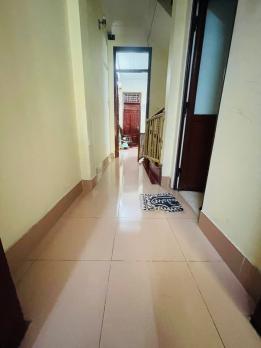 Cho Thuê nhà ngõ 198 Lê Trọng Tấn, diện tích 47m x 5tầng, mặt tiền 4m, giá 15 triệu.