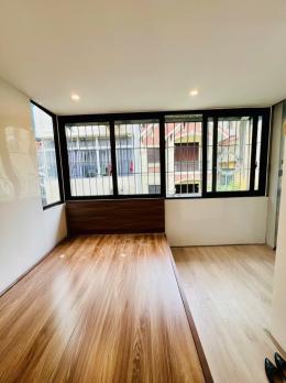 Bán căn hộ tập thể Đại học Công Đoàn, Tây Sơn, Đống Đa, lô góc thoáng sáng, ô tô đỗ chân cầu thang