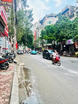 Gia chủ cần bán nhà phân lô cán bộ 5 tầng oto qua Nguyễn Tuân DT 55m SDCC