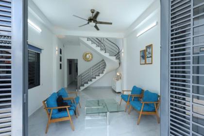 Lô góc mặt tiền đẹp Hiệp Thành 23 - nhà 3 tầng (8x25) 4PN, Quận 12 Giá rẻ