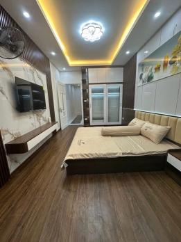 NHÀ ĐẸP – DÂN XÂY, Phố Nguyễn Trãi, gần Phố, 40m2, 5 Tầng, 10.4 Tỷ.