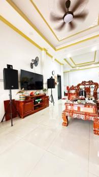 NHÀ 2 TẦNG BTCT MỚI TINH 127M2 NGANG HƠN 7 MÉT, Ô TÔ NGỦ TRONG NHÀ GIÁP QUẬN 12.