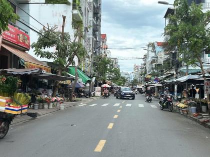 Bán nhà hẻm 6m ngang 5m 4 tầng BTCT 70m2 tung tăng đến Emart 2 Phan Huy Ích chỉ 8.3 tỷ