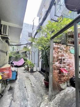 Quận Phú Nhuận - Bán gấp nhà gần mặt tiền giá rẻ, khu kinh doanh, CHDV