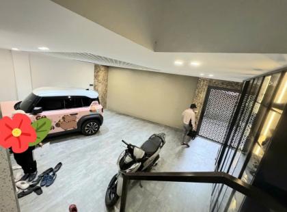 BÁN NHÀ PHÚC ĐỒNG, PHỐ KD, FULL NỘI THẤT CHẤT, GA RA Ô TÔ, THANG MÁY LONG LANH, GIÁ MỀM