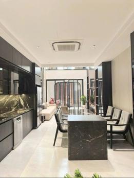 BÁN NHÀ NGỌC THỤY, CÓ 11.X TỶ, GA RA Ô TÔ LEXUS , THANG MÁY,  NỘI THẤT, KD, Ô TÔ TRÁNH