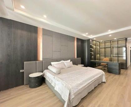 BÁN NHÀ NGỌC THỤY, CÓ 11.X TỶ, GA RA Ô TÔ LEXUS , THANG MÁY,  NỘI THẤT, KD, Ô TÔ TRÁNH