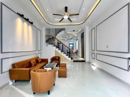 Cực Hiếm! Phố Giáp Nhất, 2 ô tô tránh, Ở, Kinh Doanh, 44m2, MT 4.4m, 14 Tỷ.