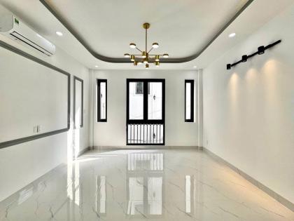 Cực Hiếm! Phố Giáp Nhất, 2 ô tô tránh, Ở, Kinh Doanh, 44m2, MT 4.4m, 14 Tỷ.