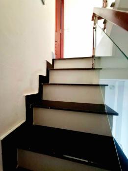 Tân Bình - Nhà đẹp 5 tầng BTCT - Hẻm thông thoáng- giá 3,55 tỷ.