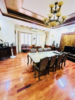 Bán Nhà Phố Huỳnh Thúc Kháng Đống Đa 75m2-7T MT7m LÔ GÓC 2MT Ô TÔ 65 Tỷ Có Thương Lượng.