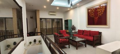 Bán Nhà Phố Quảng Khánh Tây Hồ 73m2-5T VIEW Hồ 28 Tỷ Có Thương Lượng.