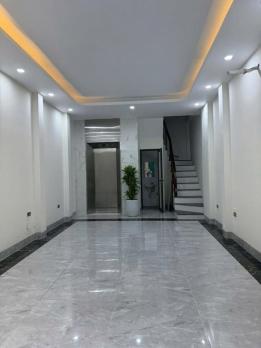 Ô tô tránh vỉa hè, Phố Hoàng Đạo Thành, 6T Thang Máy, Kinh doang, 48m2, 20 Tỷ.