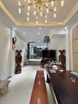 SÁT MT! Bán Nhà 4 Tầng Siêu Đẹp Nguyễn Văn Trỗi, 64m2, Nhỉnh 8 Tỷ TL