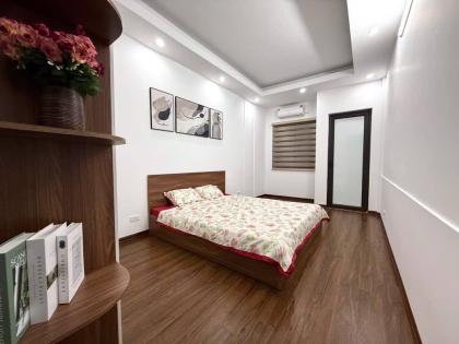 Bán nhà riêng 5 tầng 236 Khương Đình DT 35m gần oto đỗ giá 8.3 tỷ