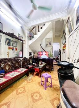 Bán nhà Lô Góc 3 mặt Thoáng, Chính Kinh, gần Phố, 34/40m2, 5 Tầng, 10 Tỷ.