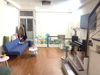 View Hồ Quan Nhân, Thanh Xuân, ô tô vào nhà, KD, 40m2, 5T, mt 4m, 11.6 Tỷ.