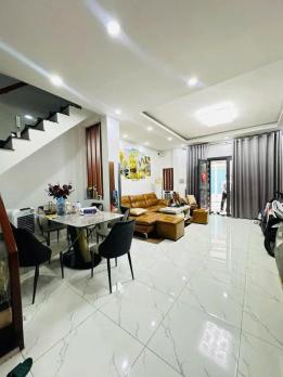 Bán nhà Nhà phố  Đồng Xoài - giao Hoàng Hoa Thám, K300, 5,3x10m,2 Tâng, 3PN, 6,8 tỷ