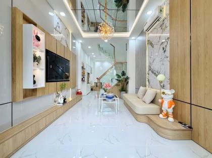 Nhà HXH Đường Huỳnh Văn Nghệ Phường 15 Quận Tân Bình Cũ.