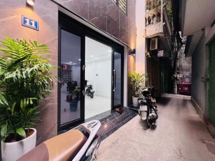 Hơn 11 Tỷ nhà Tôn Thất Tùng 6 Tầng Thang Máy, Thoáng trước sau, mt 4.5m, 42m2.