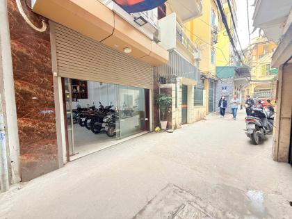 1 nhà ra Phố Quan Nhân, Gara ô tô, Thang máy, kinh doanh, 62m2, mt 4.7m, 16.3 Tỷ.