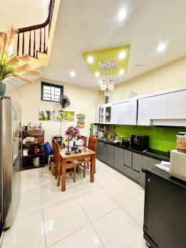 Phân Lô Quân đội, Hoàng Văn Thái, ô tô gần, 2 thoáng, dân xây, 49m2, 6T, 13.9 Tỷ.