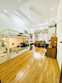 Bán nhà gần Phố Vũ Tông Phan, trước nhà rộng 4m, 35m2, 5T, MT 3.6m, 9.8 Tỷ.