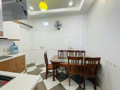 Siêu Phẩm – Nguyễn Khang, ô tô vào nhà, kinh doanh, 42m2, 5T, MT 4.2m, 17.5 Tỷ.