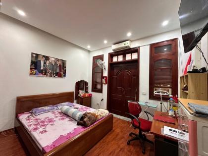 Bán nhà 10m ra ô tô dừng đỗ Thanh Xuân, sổ vuông đẹp, dân xây, 40m2, mt 4.3m, 9.8 Tỷ.