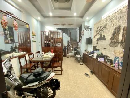 15m ra ô tô, Vũ Tông Phan, trước nhà 3m, gần phố, 2 Thoáng, 37/ 42m2, 9.6 Tỷ.