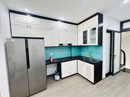 View Royal CiTy – Mặt Phố Cự Lộc, Gara ô tô, KD, 7TTM, 40m2, MT 4.6m2, 20 Tỷ.