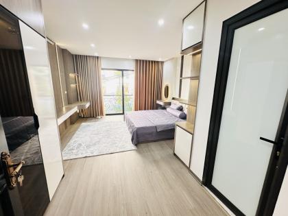 View Royal CiTy – Mặt Phố Cự Lộc, Gara ô tô, KD, 7TTM, 40m2, MT 4.6m2, 20 Tỷ.