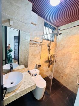 View Royal CiTy – Mặt Phố Cự Lộc, Gara ô tô, KD, 7TTM, 40m2, MT 4.6m2, 20 Tỷ.