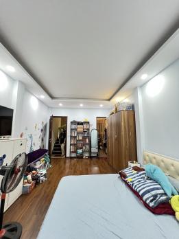 Bán nhà Khương Hạ - Thanh Xuân, 20m ra ô tô, gần Hồ, 34m2, 5T, MT 3.8m, 10.45 Tỷ.