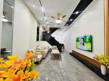 Siêu Víp – Ô tô vào nhà, Hoàng Văn Thái, 2 thoáng, 42m2, 5 Tầng, MT 4m, 15.9 Tỷ.