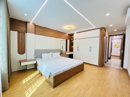 Siêu Víp – Ô tô vào nhà, Hoàng Văn Thái, 2 thoáng, 42m2, 5 Tầng, MT 4m, 15.9 Tỷ.