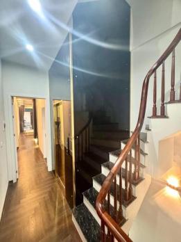 20 m ô tô - Hoàng Đạo Thành, cạnh Chung cư Five Star, 40m2, trước nhà 4m, 12 tỷ.