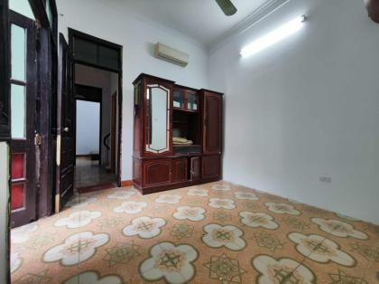 CHO THUÊ NHÀ RIÊNG PHỐ ĐỘI CẤN, BA ĐÌNH, NGÕ THOÁNG, SÂN RỘNG, GẦN Ô TÔ