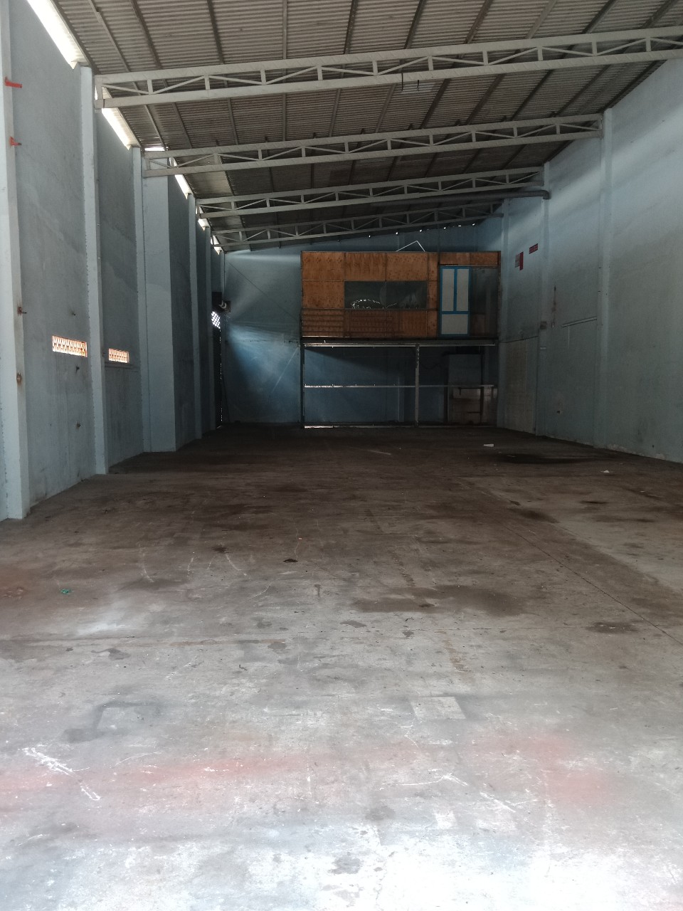 Còn trống nhiều kho xưởng khu vực bình chánh cho thuê:(1.200m2;1.400m2,1.600m2;2.000m2)Vỉnh Lộc, Võ Văn Vân,Kênh Trung