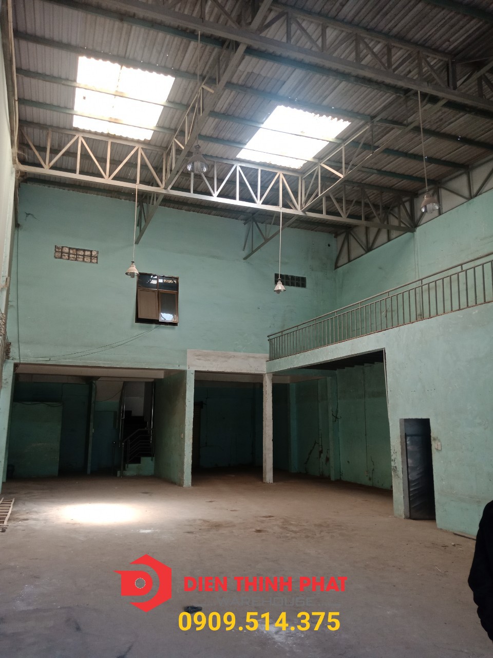 tôi đang có nhu cầu cho thuê: 4 nhà xưởng(500m2;600m2,800m2;1.000m2) Vỏ Văn Vân