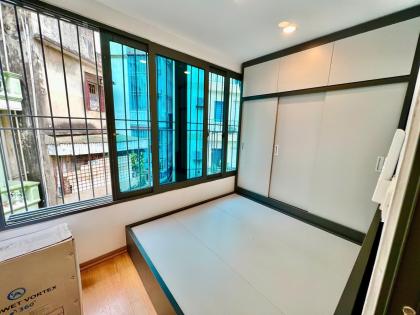 Bán căn hộ tập thể phố Tôn Đức Thắng, Đống Đa, nhà đẹp ở luôn, sân rộng, cực gần ô tô