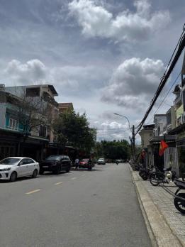 Cho thuê nhà nguyên căn 9 phòng ngủ sân đậu ô tô mặt tiền Nguyễn Lương Bằng phường 2 Đà Lạt giá 19