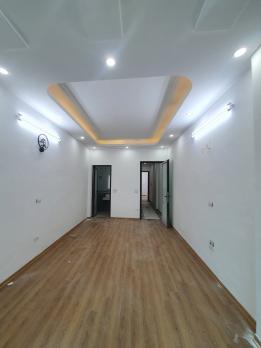 Bán gấp nhà ngõ Linh Quang, Văn Chương, Đống Đa, 6 tầng thang máy, gần hồ, ngõ thông