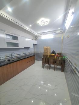 Bán gấp nhà ngõ Linh Quang, Văn Chương, Đống Đa, 6 tầng thang máy, gần hồ, ngõ thông