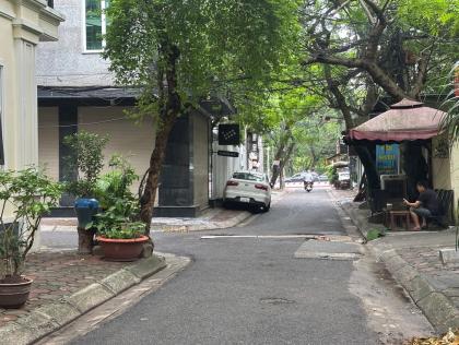 Bán nhà Nguyễn Chí Thanh_7 chỗ ngủ nhà_ngõ kinh doanh_giá chào 18 tỷ