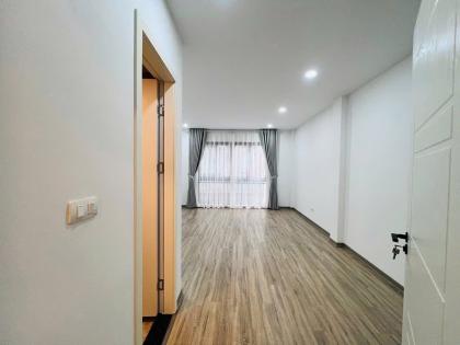 Siêu Phẩm Ngã Tư Sở - 6 Tầng Thang Máy, 42m2, 2 thoáng, MT 4.5m, 11.95 Tỷ.