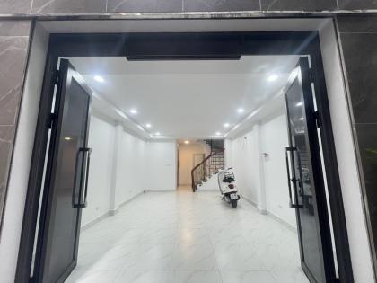 Siêu Phẩm Ngã Tư Sở - 6 Tầng Thang Máy, 42m2, 2 thoáng, MT 4.5m, 11.95 Tỷ.