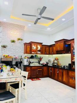 Ở NGAY! Bán Nhà 5 Tầng Lung Linh Nguyễn Tri Phương, 48m2, Nhỉnh 8 Tỷ TL