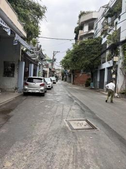 Bán nhà HXH 8m Lạc Long Quân, gần Đông Hồ,  DT 4x13m, 4 tầng, 4PN, chào 9 tỷ.